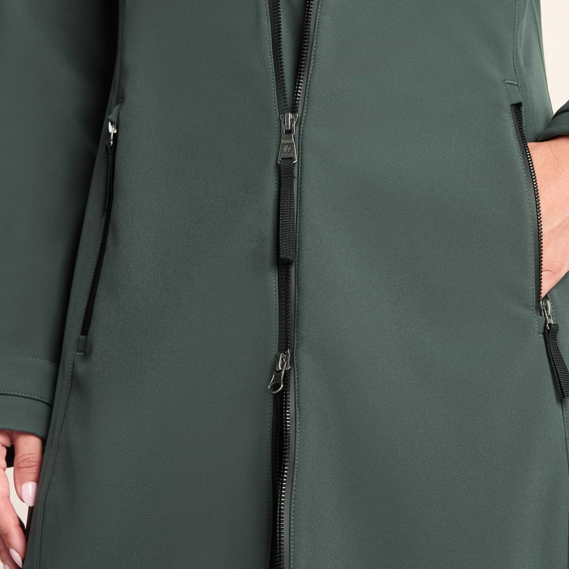 Enya Womens Longline Shower Resistant Softshell Jacket - Racing Green