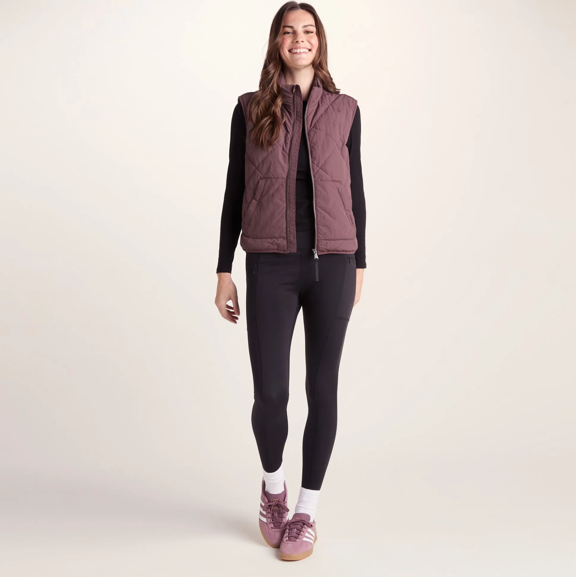 Juni Womens Relaxed Fit Shower Resistant Insulated Gilet - Dark Mauve