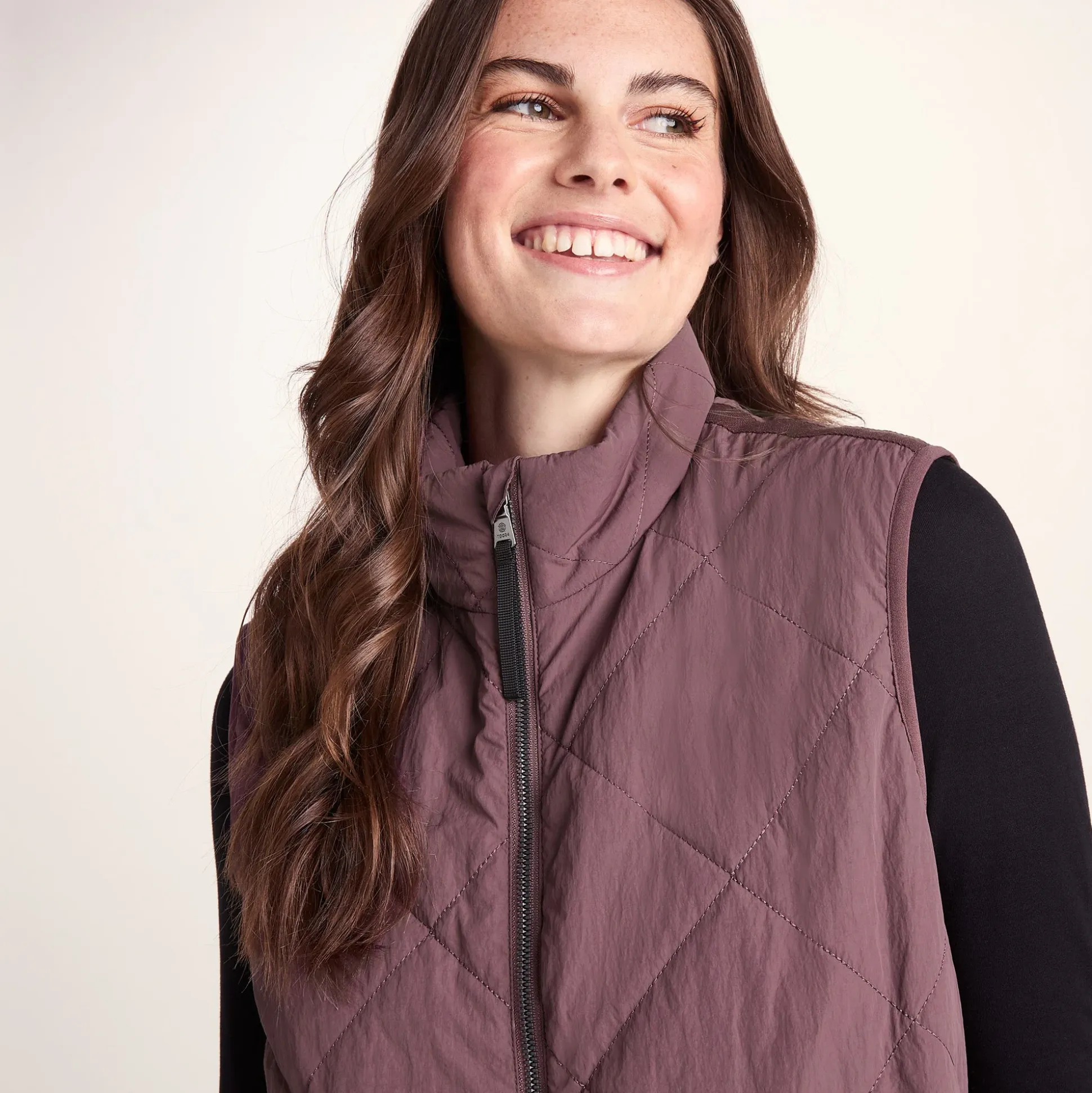 Juni Womens Relaxed Fit Shower Resistant Insulated Gilet - Dark Mauve