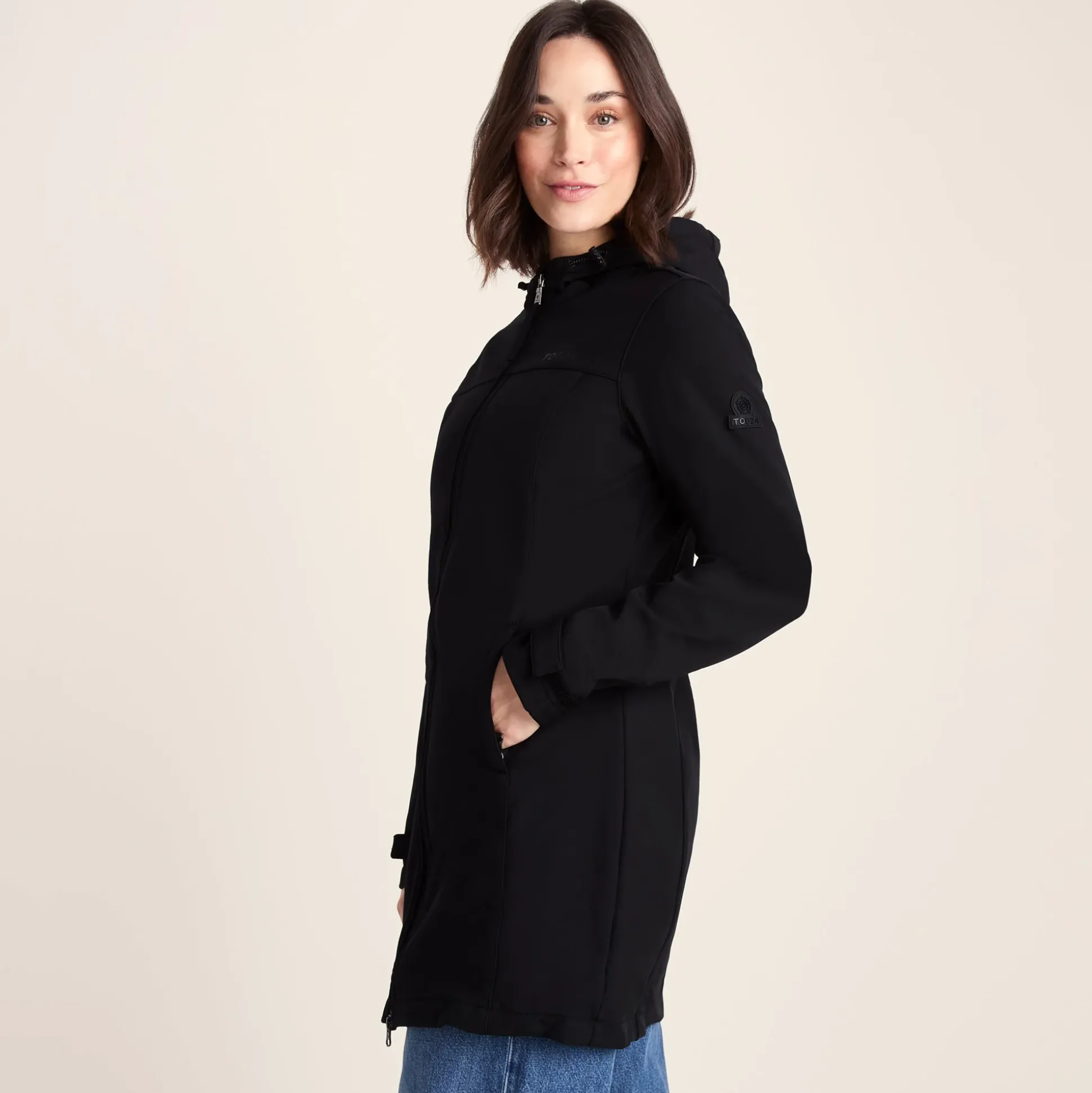 Keld Womens Long Shower Resistant Hooded Softshell Jacket - Black