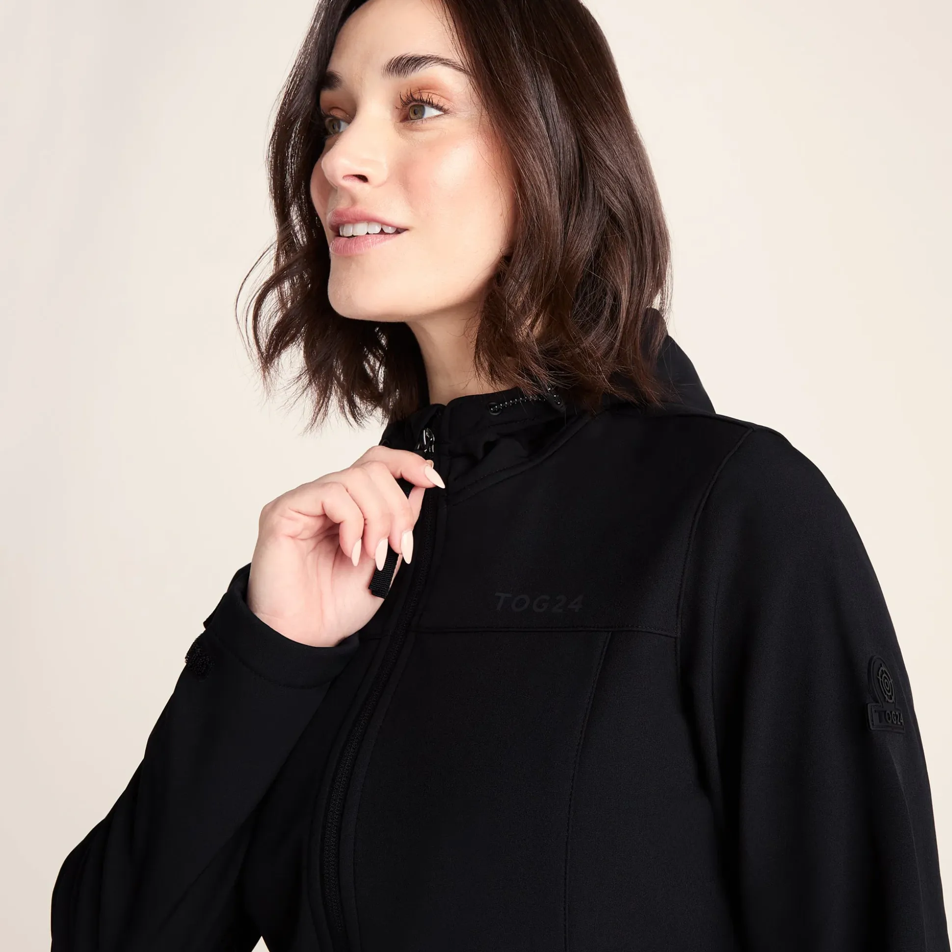 Keld Womens Long Shower Resistant Hooded Softshell Jacket - Black