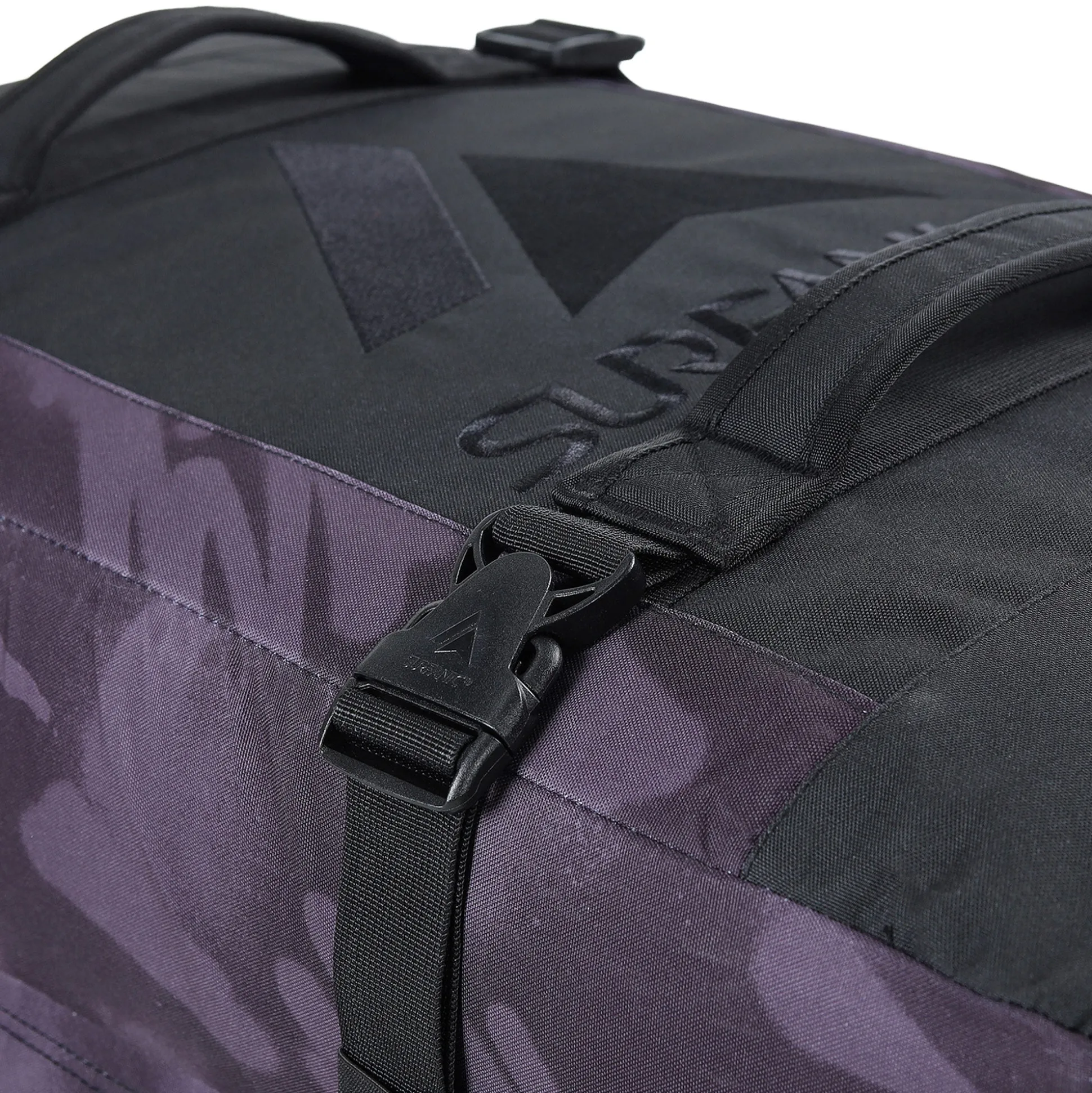 Surfanic Maxim 3.0 100L Roller Bag - Black Vandal