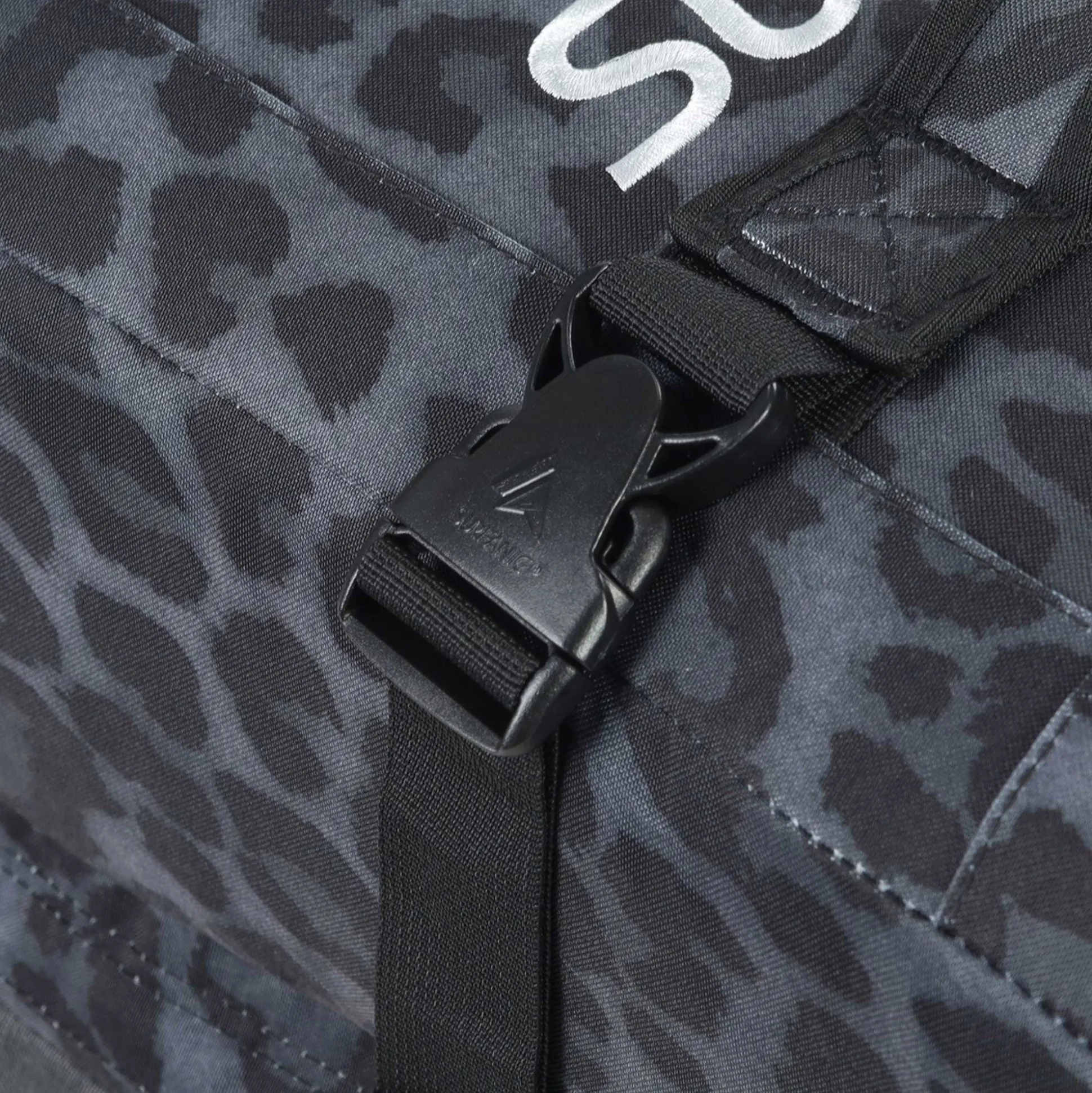 Surfanic Maxim 3.0 100L Roller Bag - Jet Black